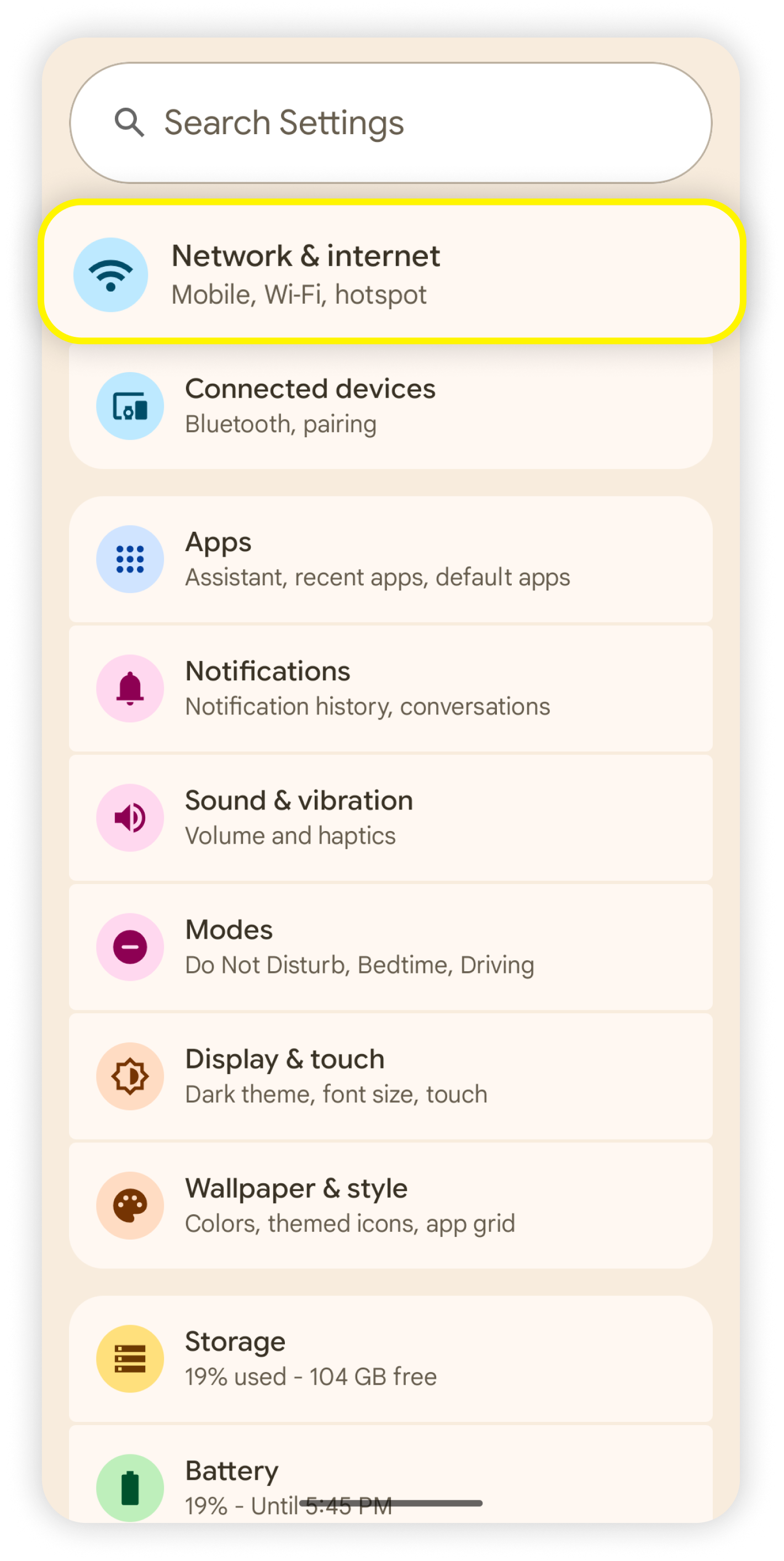 Nabídka Nastavení v systému Android se zvýrazněnou možností Síť & Internet