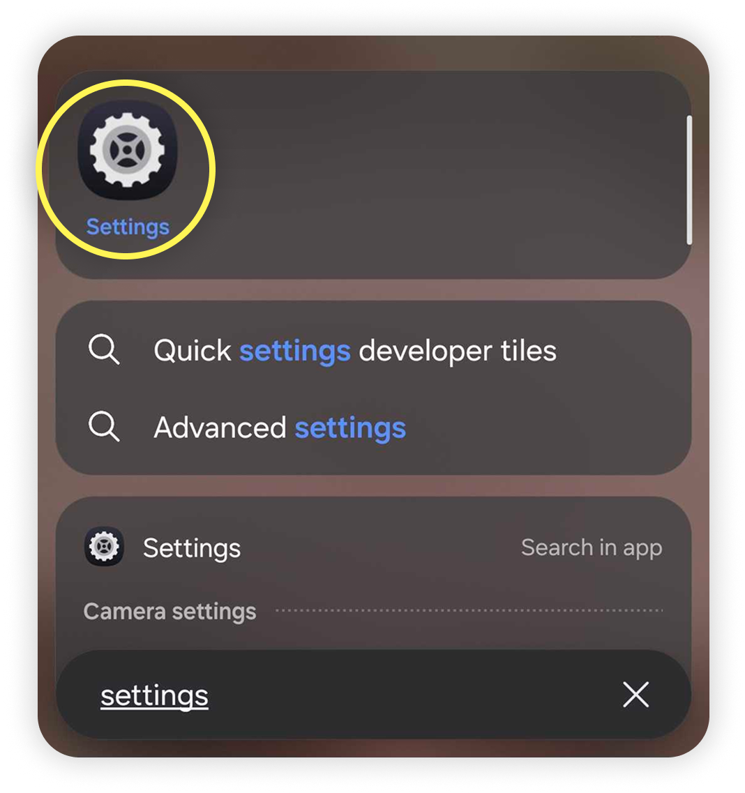 Vista de pesquisa do Android com definições escritas na pesquisa, com o ícone de definições em destaque